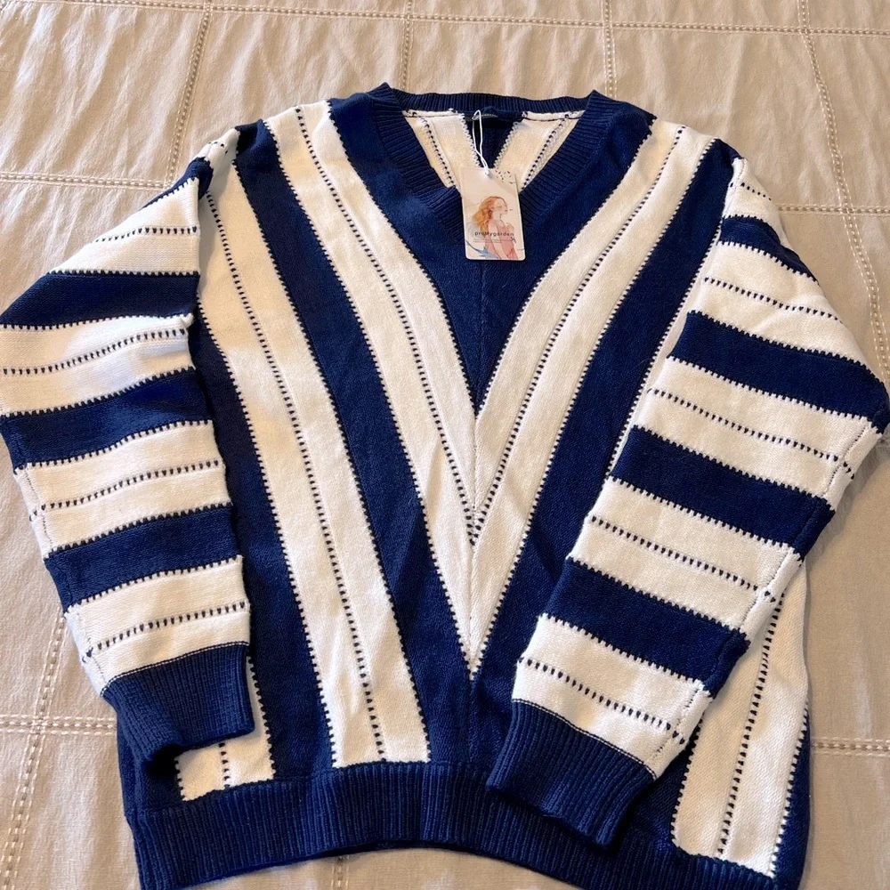 Sweater - Picture 1 of 3